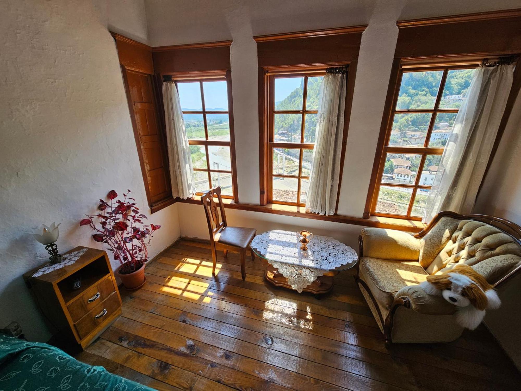 Guest House Panorama เบราท ภายนอก รูปภาพ