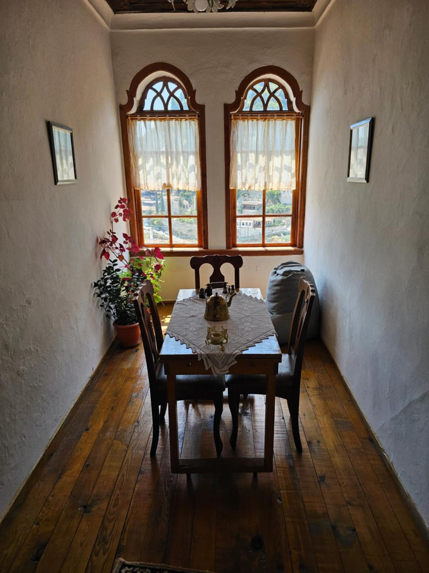 Guest House Panorama เบราท ภายนอก รูปภาพ