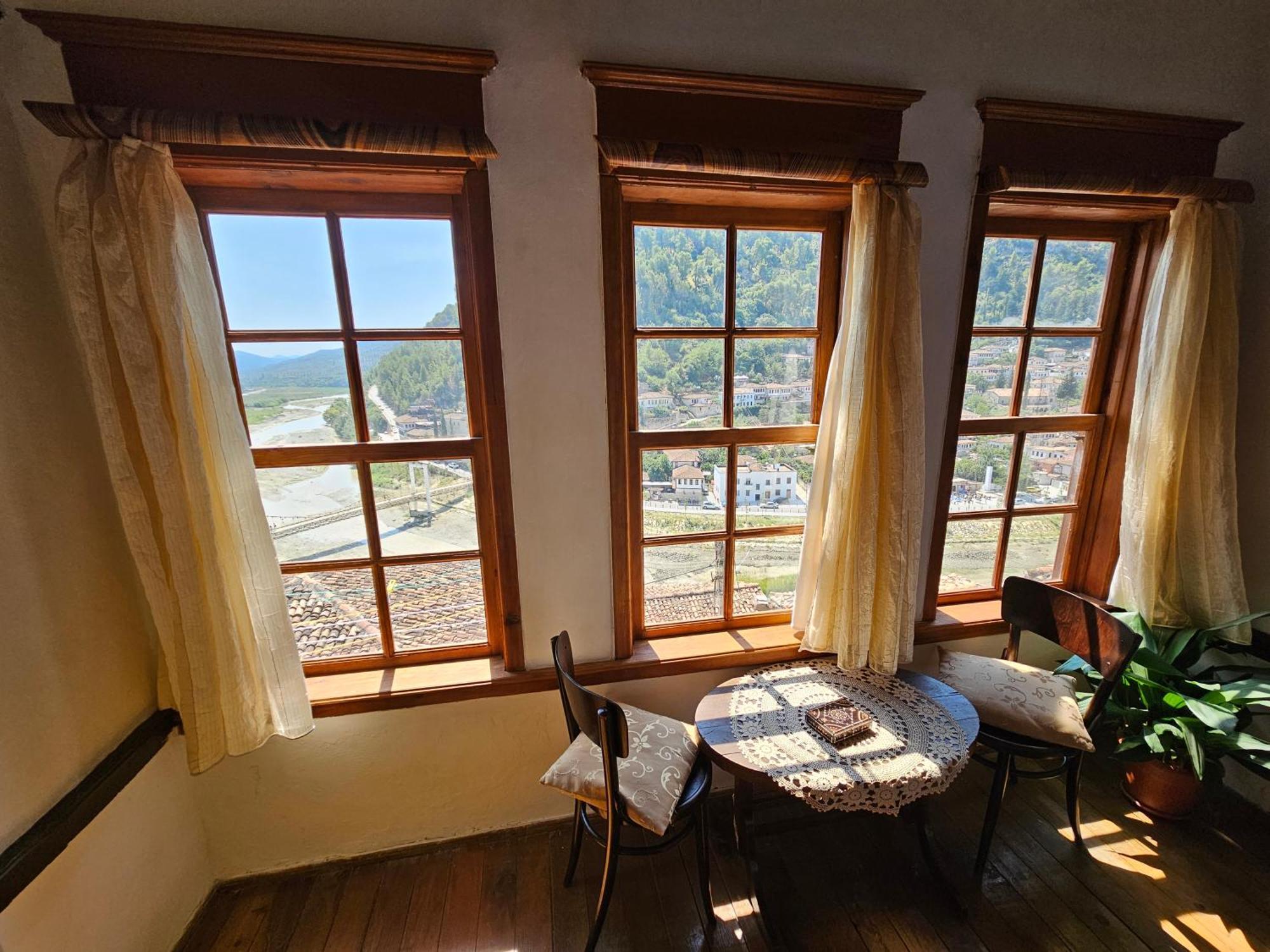 Guest House Panorama เบราท ภายนอก รูปภาพ