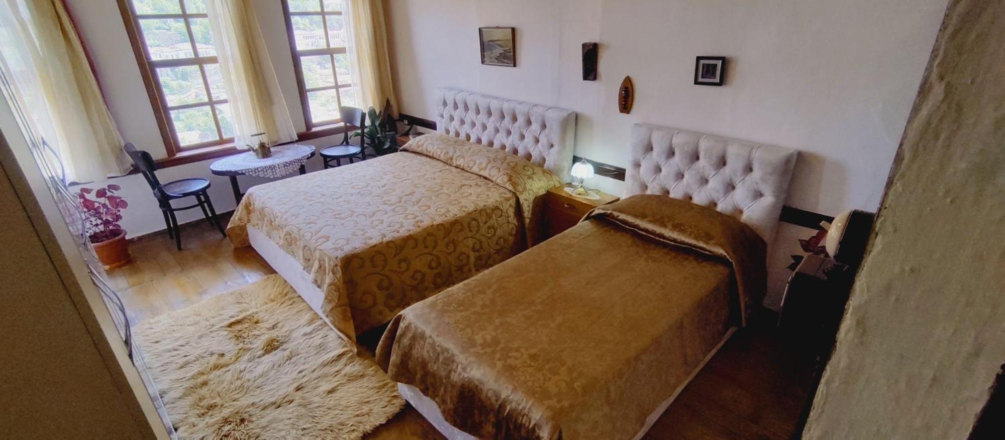 Guest House Panorama เบราท ภายนอก รูปภาพ